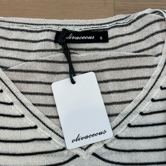 NWT* Olivaceous Linen Blend White Sweater w/ Black Stripes - Women's S - Picture 3 of 7